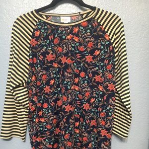 Lularoe Randy Tee- Size Large